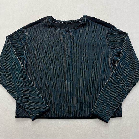 Nike Running Division Mid Layer Top Women's  Size XS Oversized Multi - Picture 1 of 8